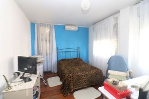 Image 4 - 745430