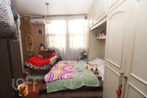 Image 1 - 745430