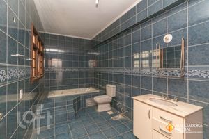 Image 11 - 745435