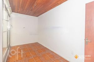 Image 4 - 745435