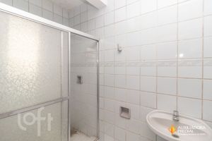 Image 21 - 745435