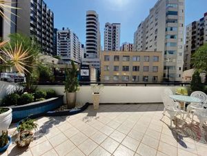 Image 10 - 745549