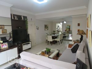 Image 4 - 745549