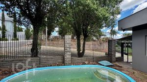 Image 8 - 745609