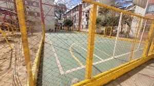 Image 19 - 745749