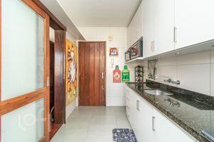 Image 15 - 745763