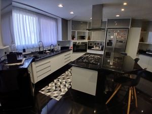 Image 4 - 745851