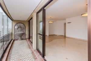 Image 3 - 745957