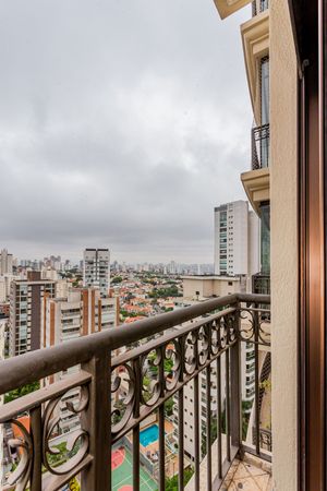 Image 32 - 745957