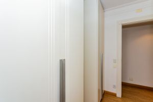 Image 38 - 745957