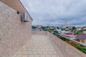 Image 4 - 746533