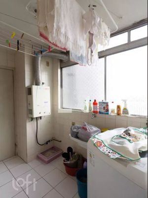 Image 10 - 746585
