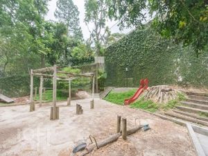 Image 34 - 746585