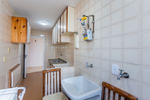 Image 28 - 746668