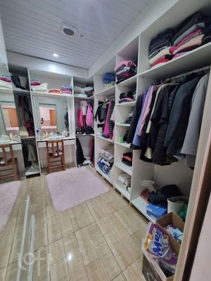 Image 14 - 746686