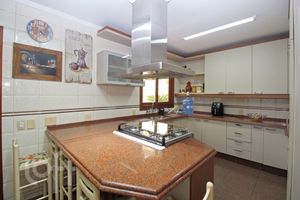 Image 8 - 746749