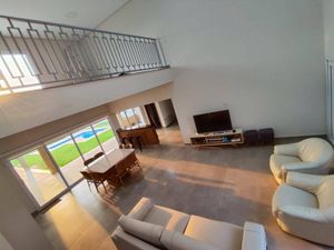 Image 1 - 746889