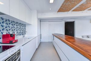 Image 20 - 746897