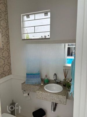 Image 19 - 746956