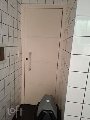 Image 4 - 746999