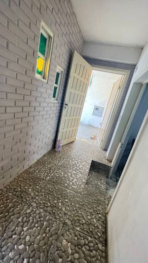 Image 9 - 747065