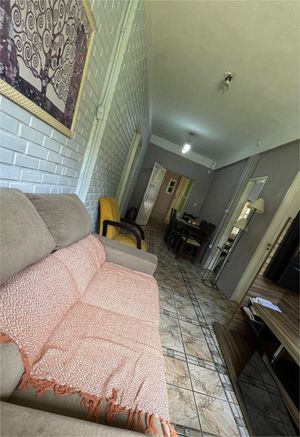 Image 4 - 747065