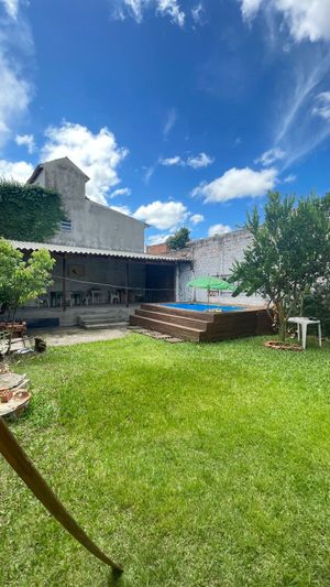 Image 20 - 747065