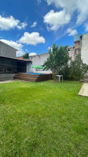 Image 2 - 747065