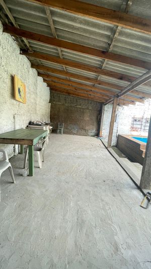 Image 24 - 747065