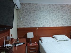Image 15 - 747107