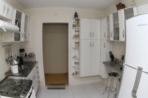 Image 3 - 747140