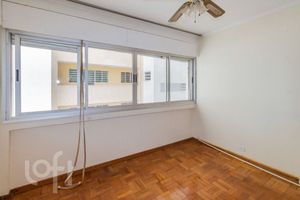 Image 8 - 747289