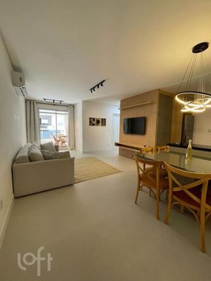 Image 4 - 747361