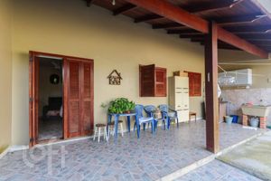 Image 15 - 747383