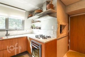 Image 32 - 747475