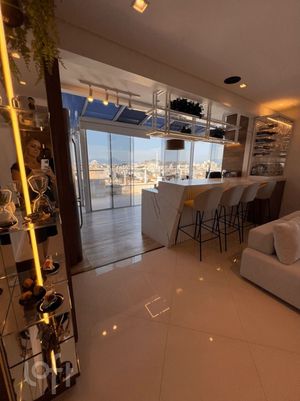 Image 8 - 747530