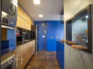 Image 2 - 747594