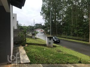 Image 12 - 747689