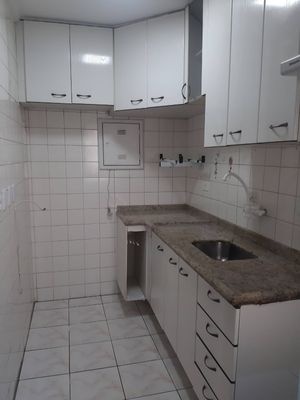 Image 1 - 747775