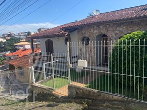 Image 8 - 747988
