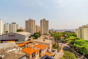 Image 9 - 747993