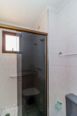 Image 39 - 747993