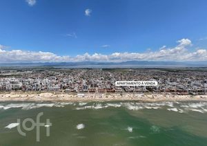 Image 12 - 748066