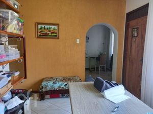 Image 7 - 748112