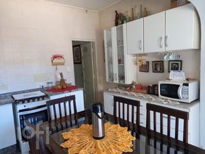 Image 19 - 748112