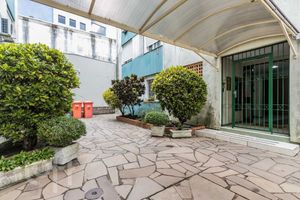 Image 16 - 748127