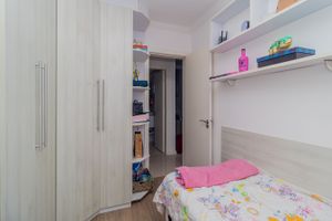 Image 18 - 748129