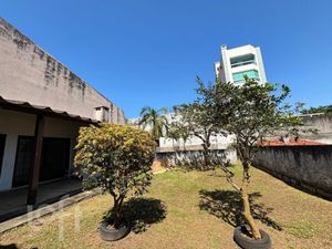 Image 8 - 748380