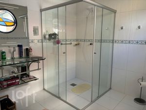 Image 9 - 748441