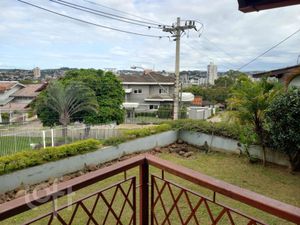 Image 28 - 748553